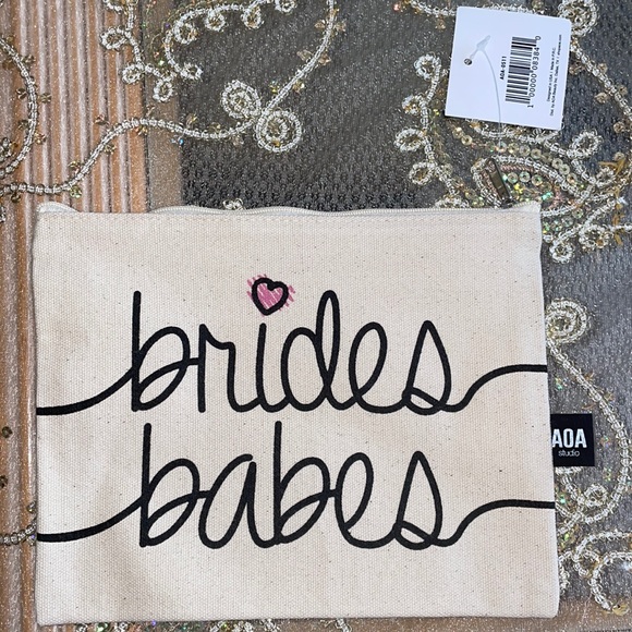 Brides babes makeup bag - Picture 1 of 1